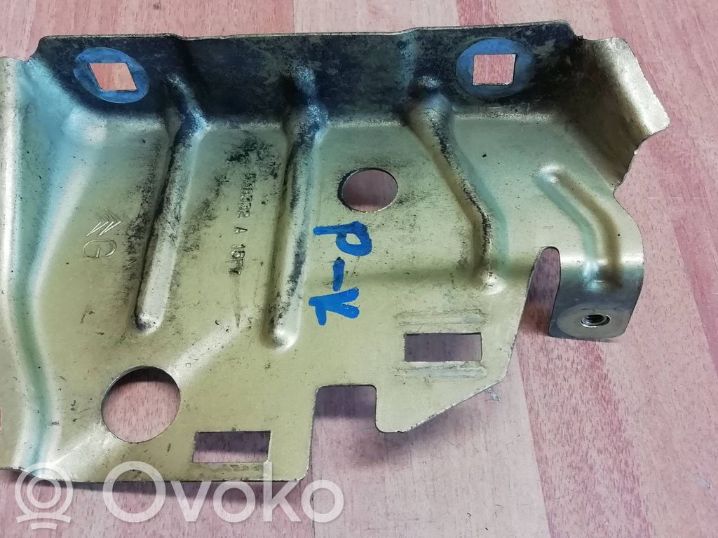 Citroen C4 Grand Picasso Fender mounting bracket 