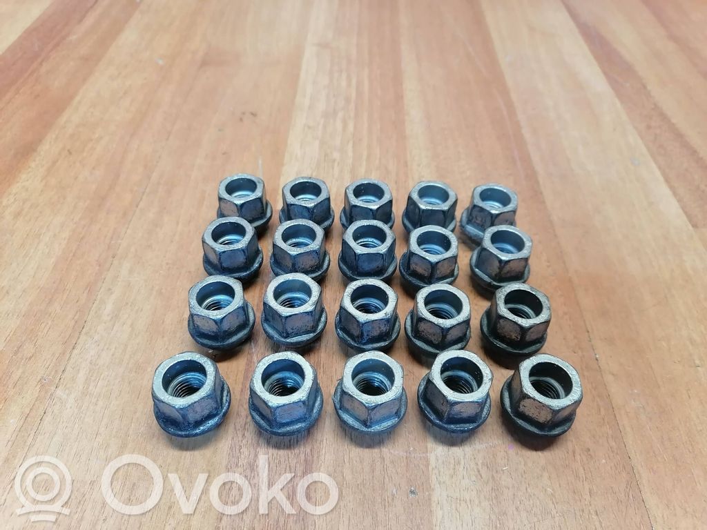 Opel Insignia B Tuercas/tornillos 