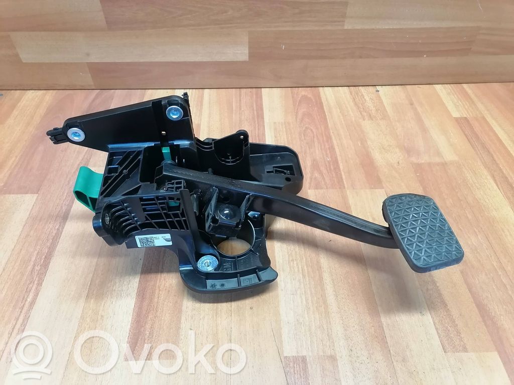 Opel Insignia B Brake pedal 