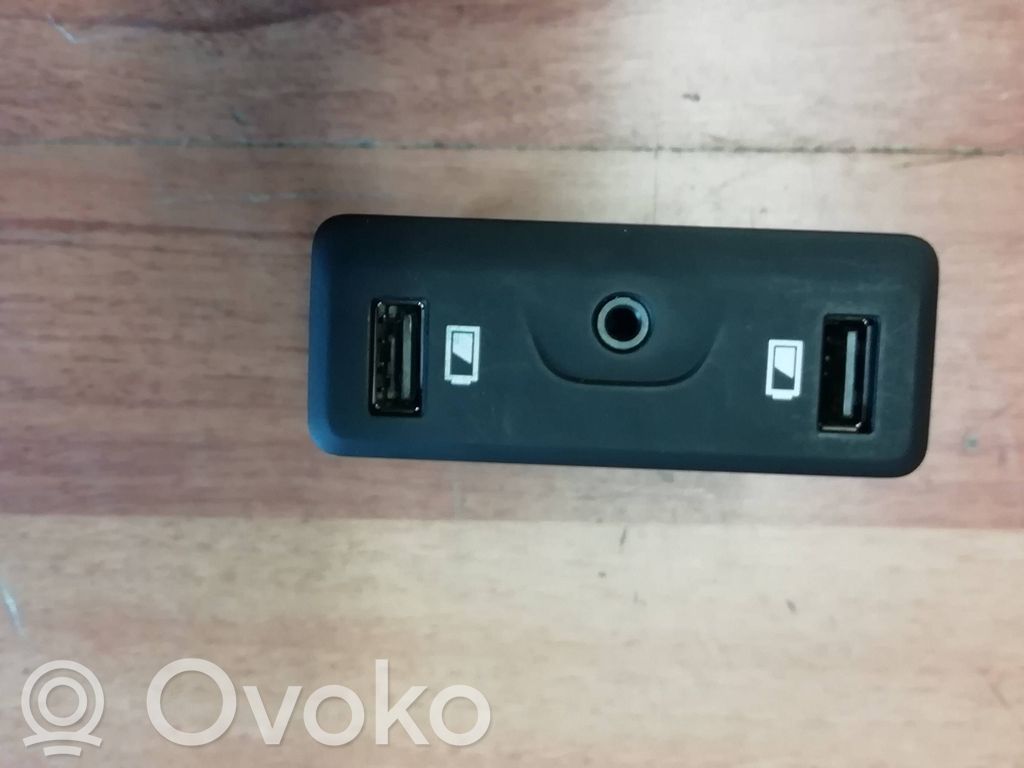 Renault Espace V (RFC) Enchufe conector USB 
