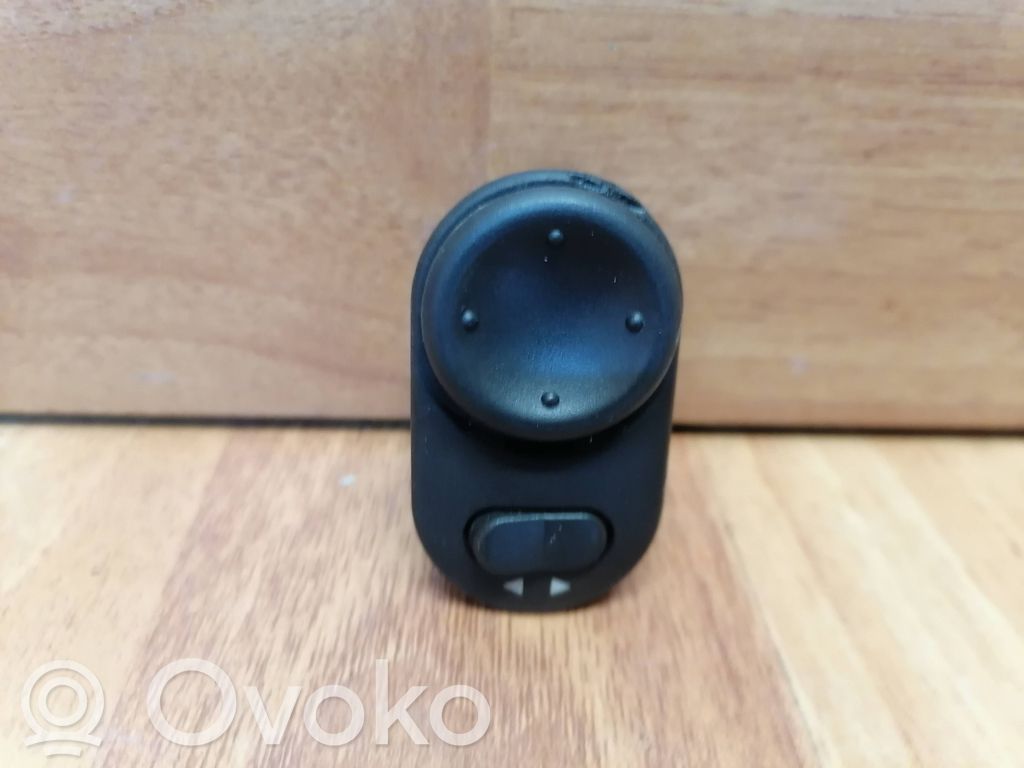 Wing mirror switch   5241211