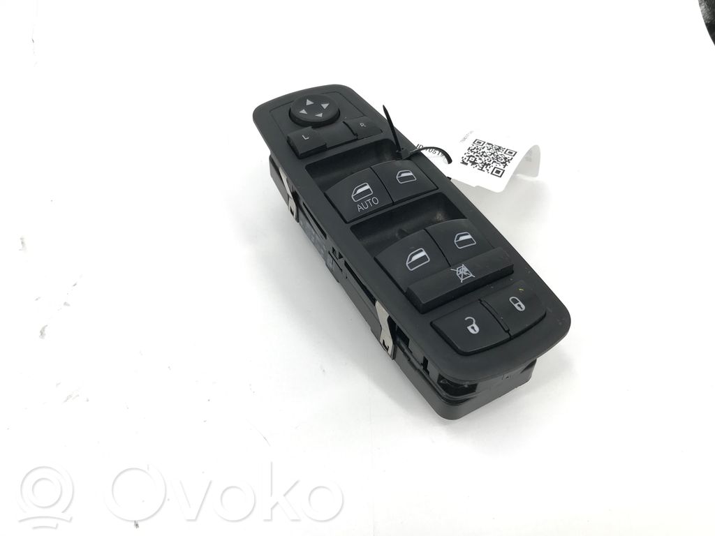 Jeep Cherokee Electric window control switch 