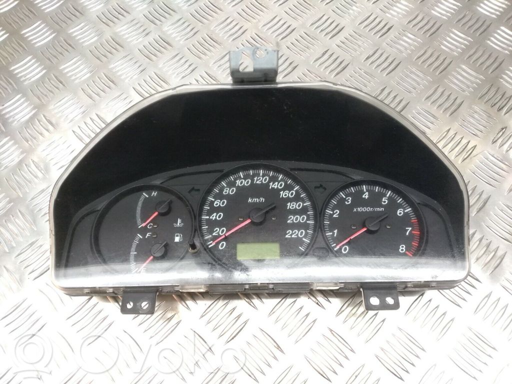 Mazda 323 F Speedometer (instrument cluster) 