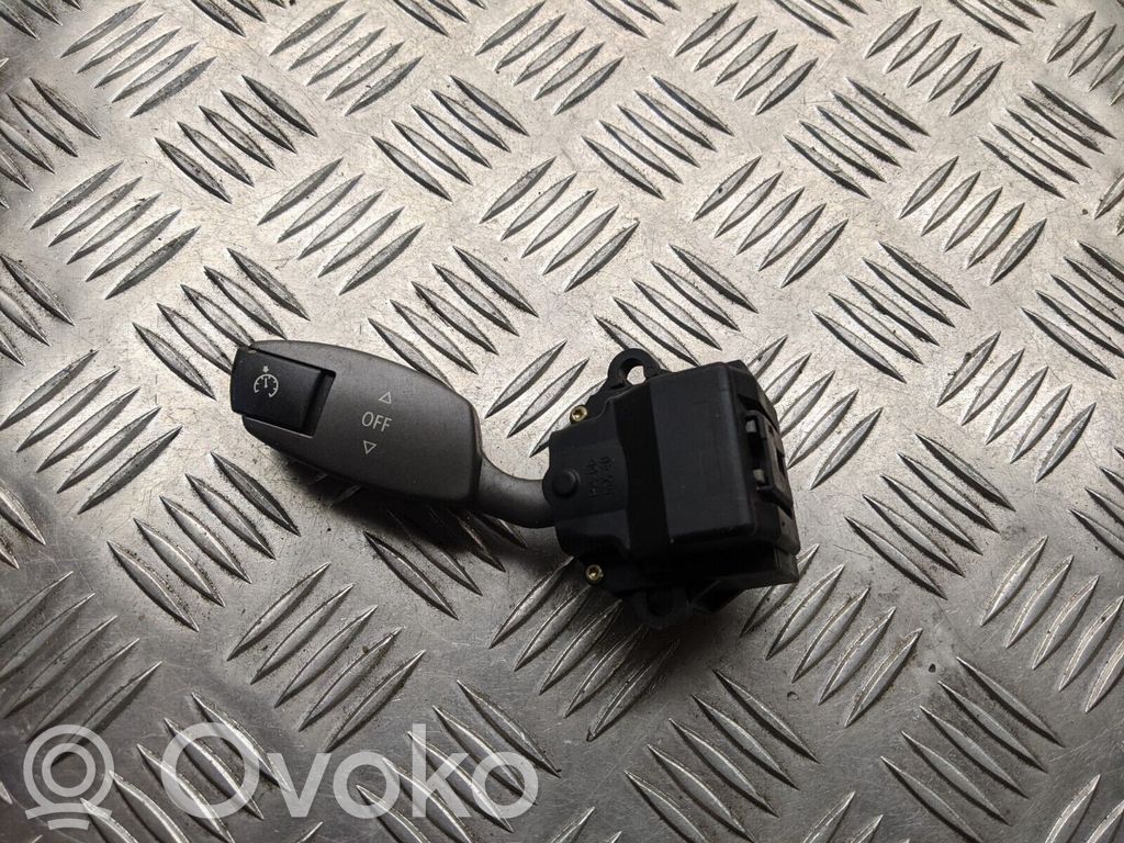 Commande régulateur de vitesse   01306700