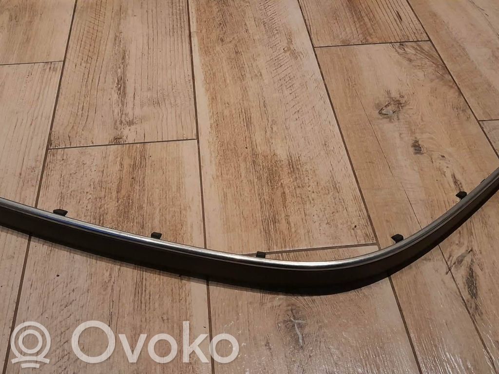 Front bumper splitter molding   51118226561