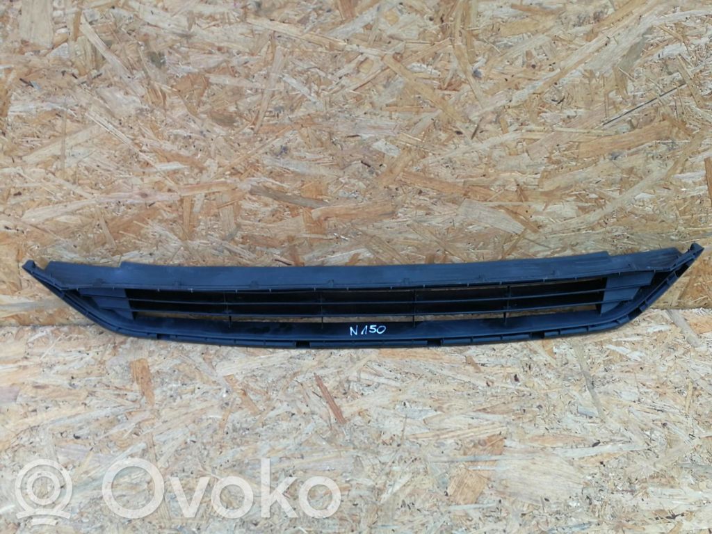 Toyota Avensis T270 Grilă inferioară bară față 