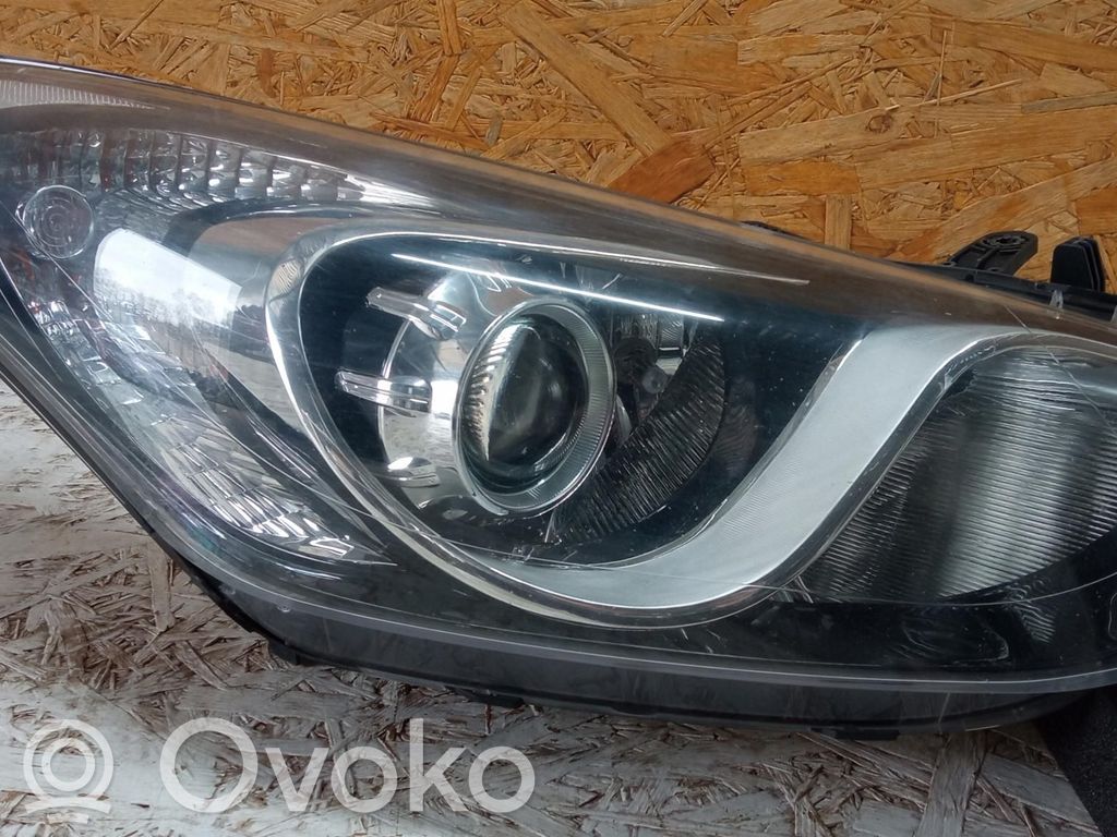 Hyundai i30 Headlight/headlamp 