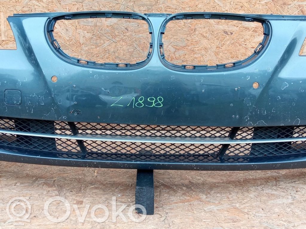 BMW 5 E60 E61 Priekinis bamperis 