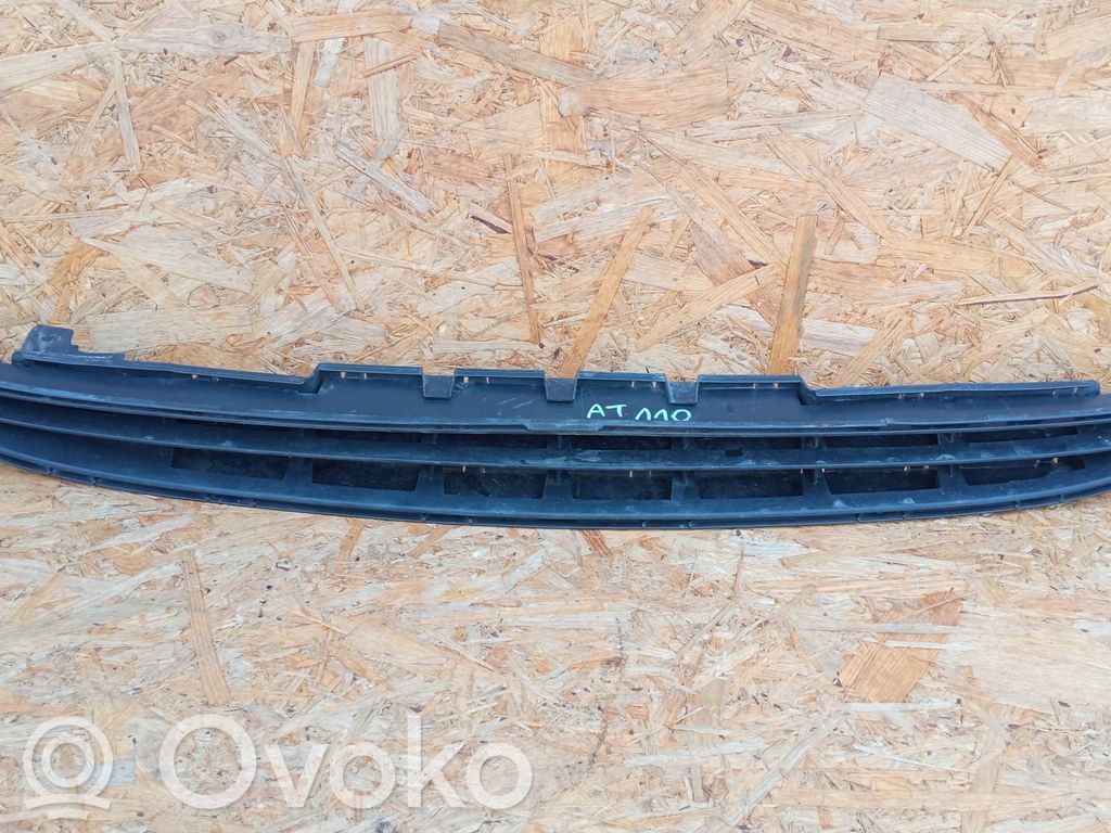 Front bumper upper radiator grill   39003563