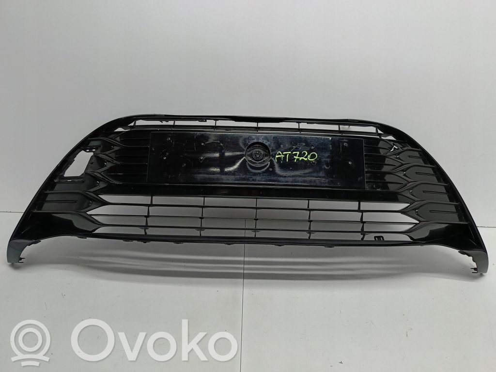 Toyota Yaris Maskownica / Grill / Atrapa górna chłodnicy 