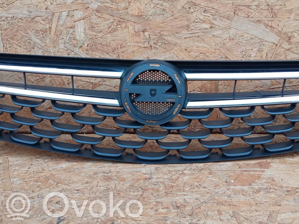 Opel Astra K Maskownica / Grill / Atrapa górna chłodnicy 