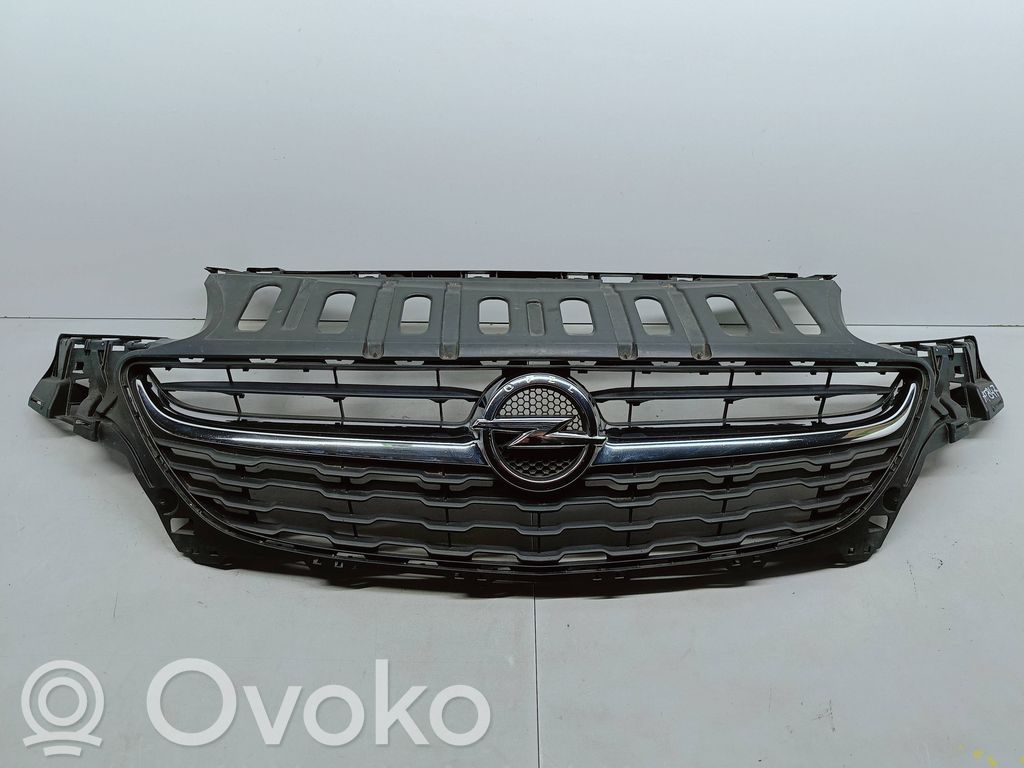 Opel Corsa E Grotelės viršutinės 