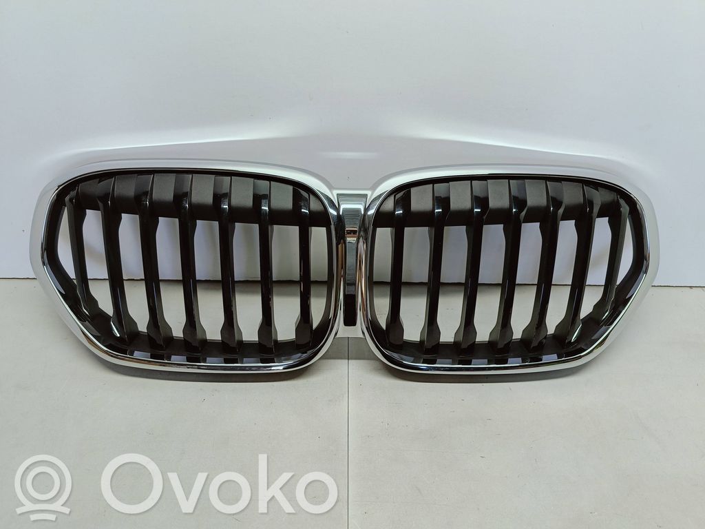 Maskownica / Grill / Atrapa górna chłodnicy   51138493450,AT980,51131851781