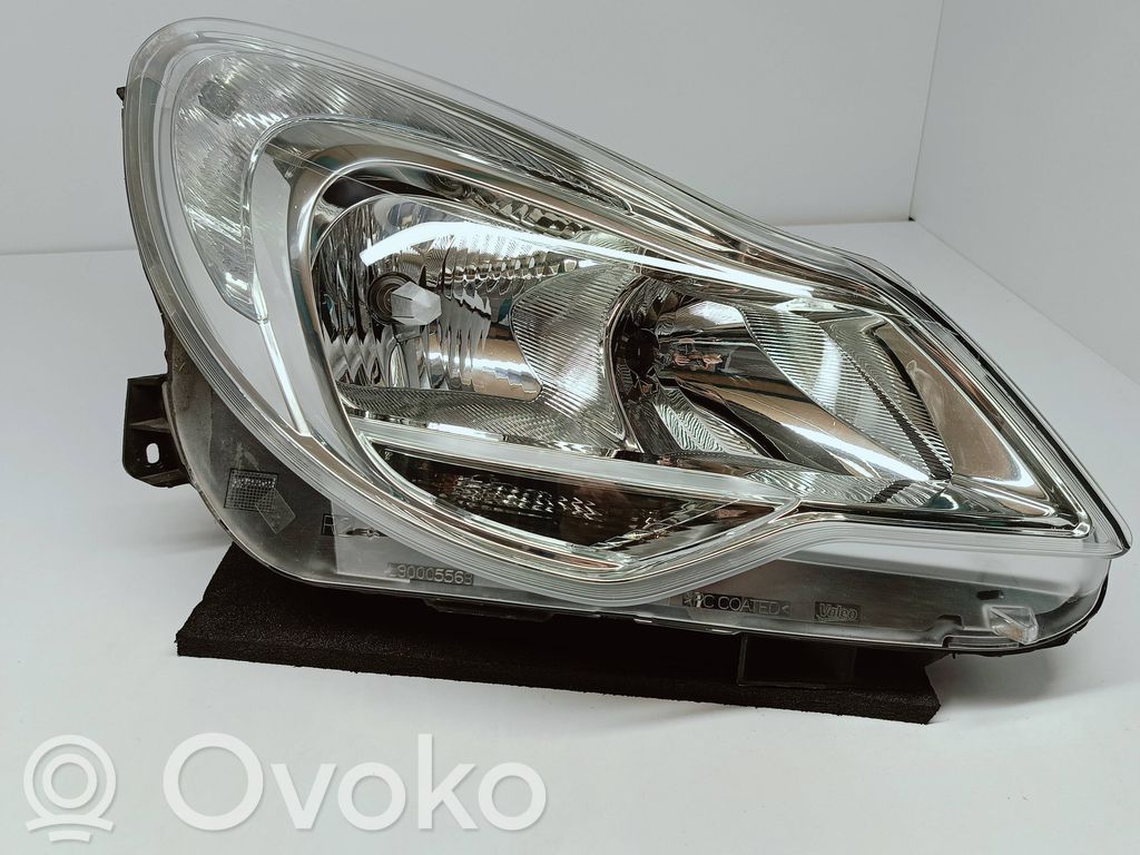 Opel Corsa D Lampa przednia 