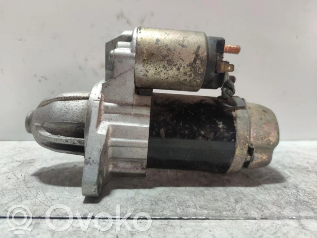 Motor de arranque   23300AA460