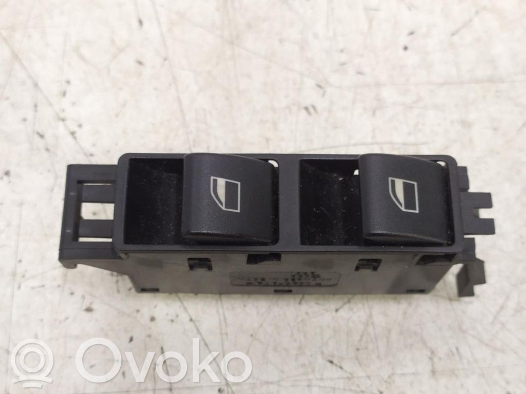 Electric window control switch   6902179