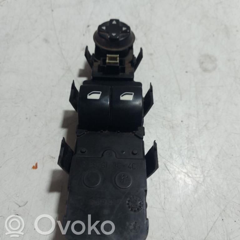 Elektrinių langų jungtukas