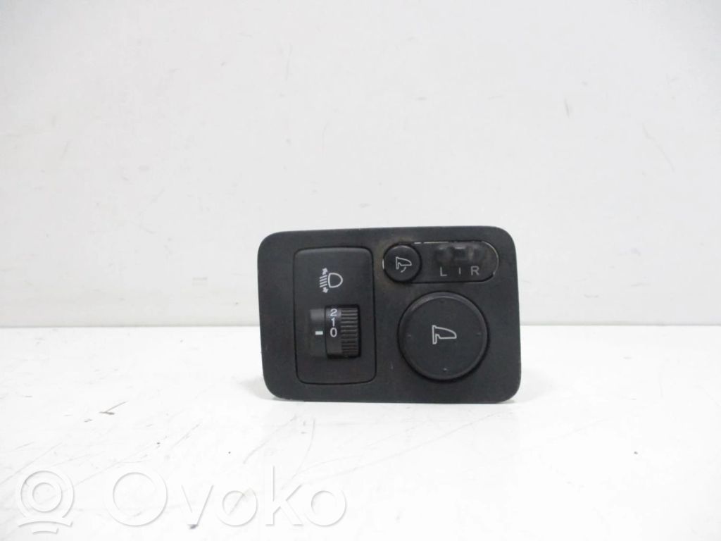 Interruptor del espejo lateral   M33212