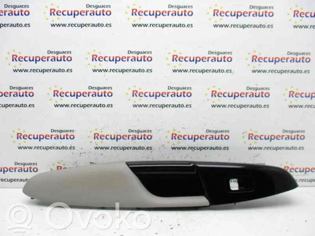 KIA Sportage Boczki / Poszycie drzwi tylnych 