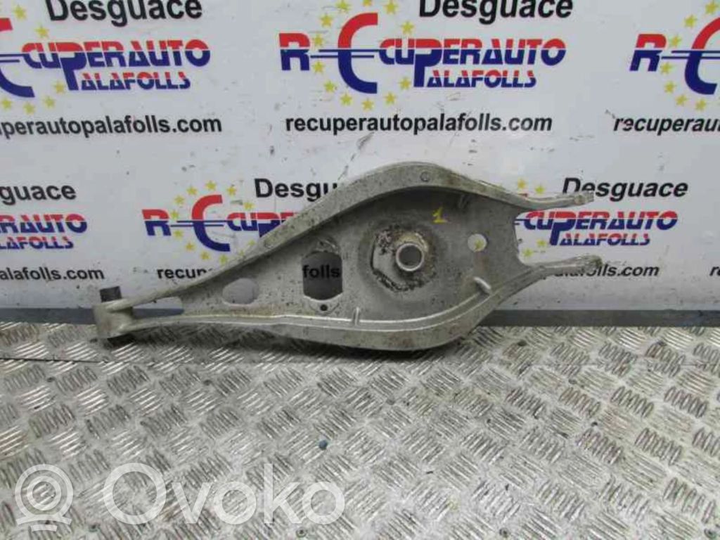 Brazo de suspensión trasero