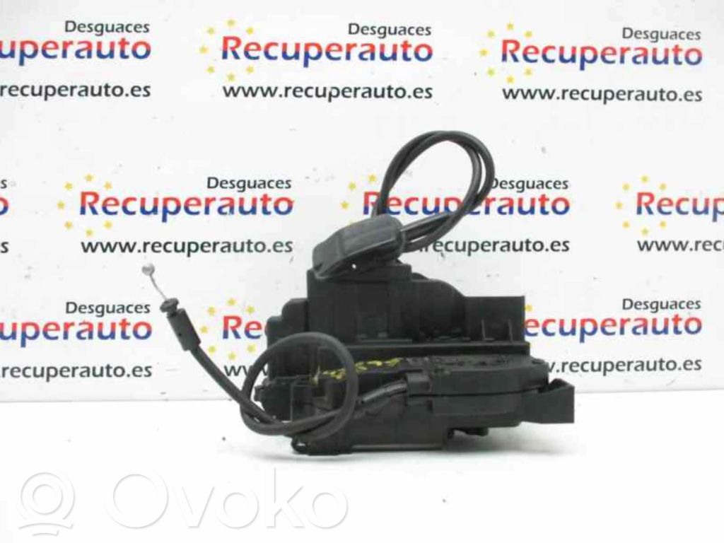 Cerradura de puerta trasera