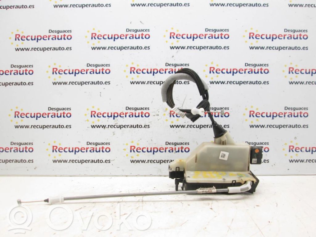 Cerradura de puerta delantera