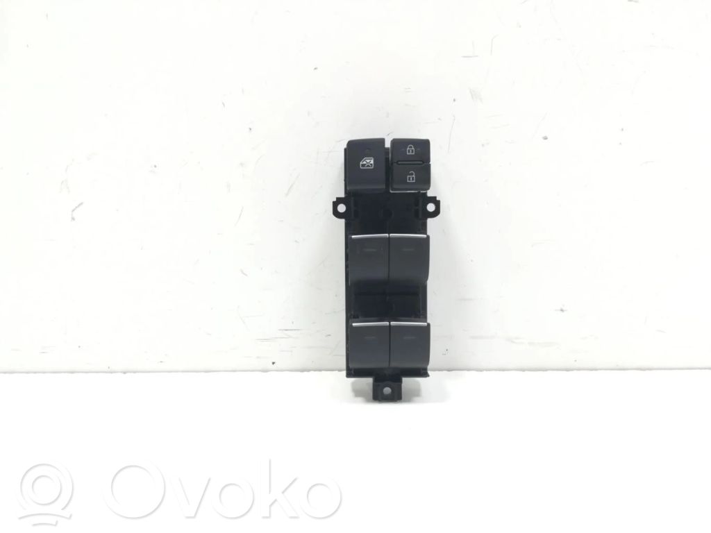 Electric window control switch   8404002160
