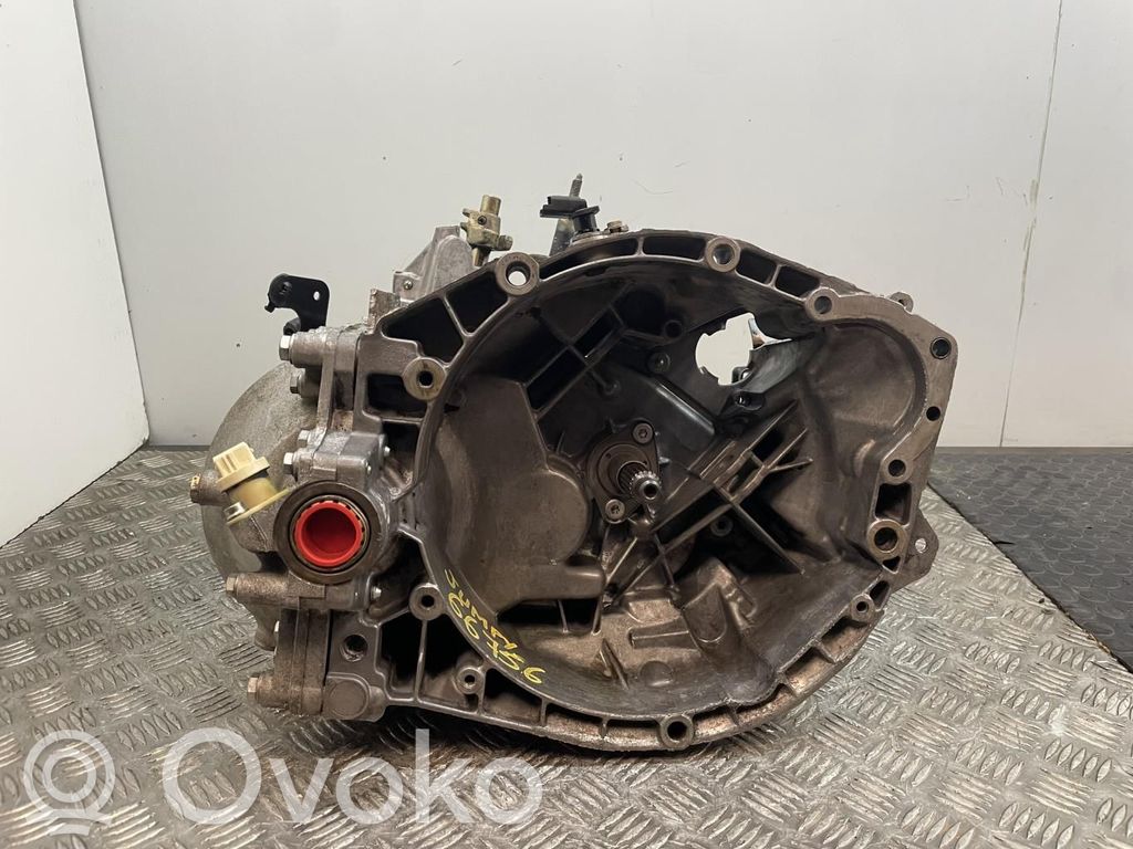 Manual 5 speed gearbox   20LE93