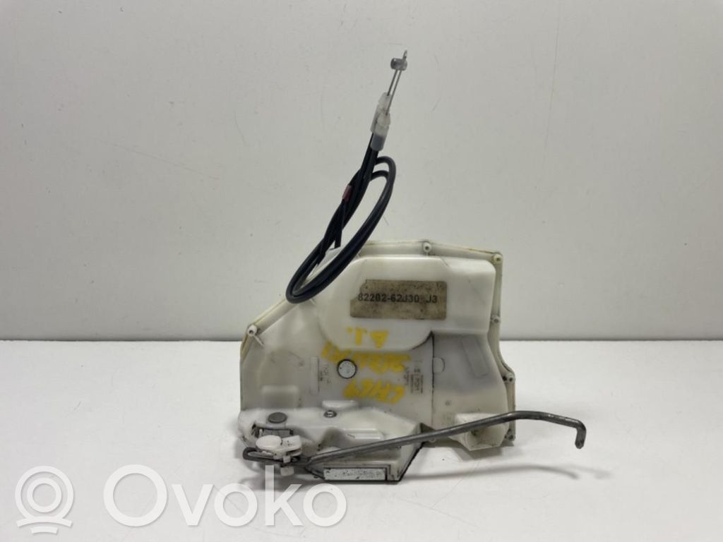 Suzuki Swift II Front door lock 