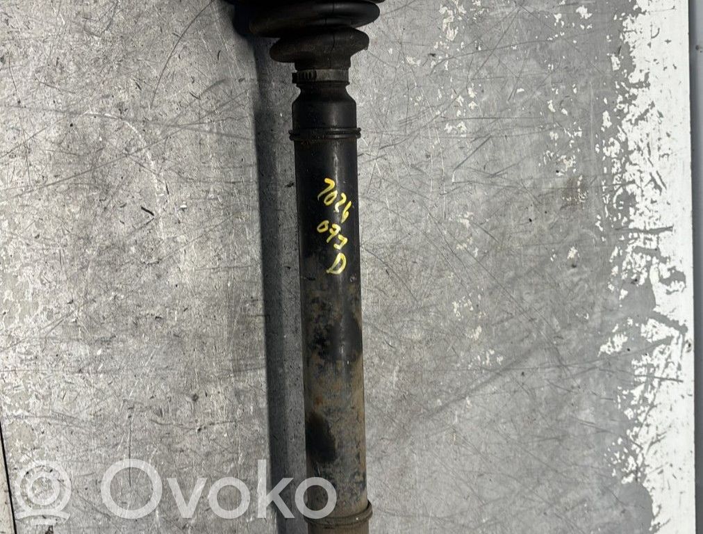 Audi A4 S4 B5 8D Etuvetoakseli 