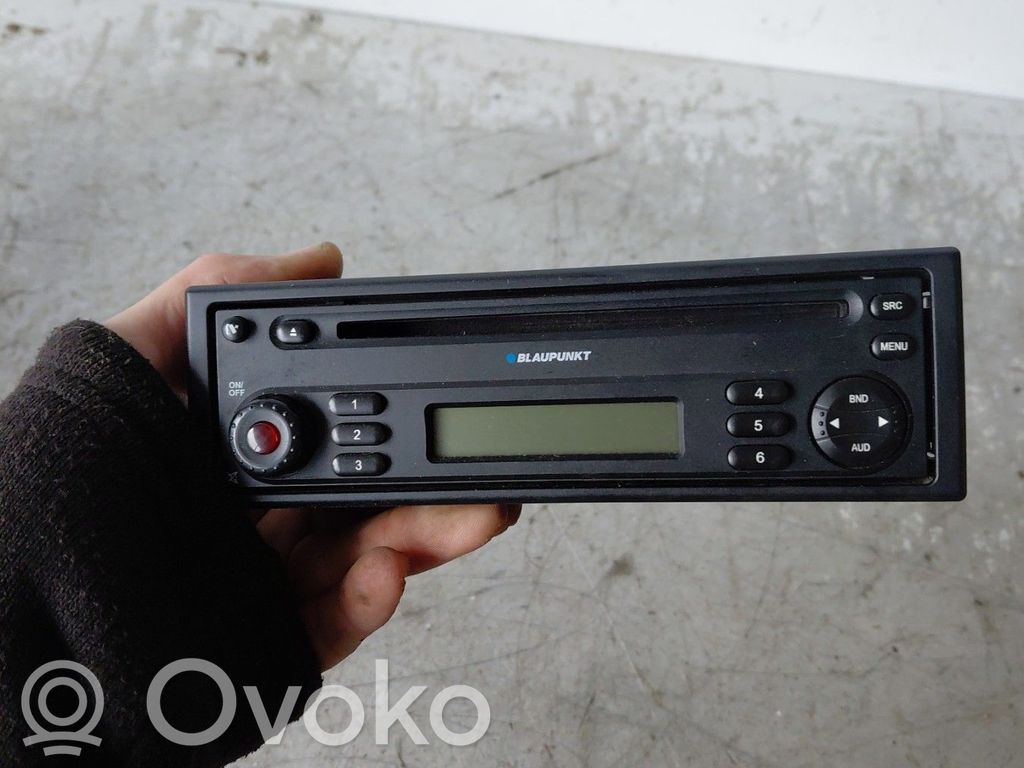 Dacia Logan I Panel / Radioodtwarzacz CD/DVD/GPS 