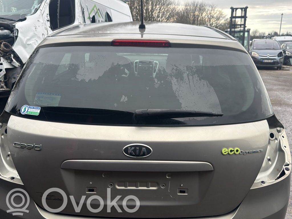 KIA Ceed Aizmugurējais pārsegs (bagāžnieks) 