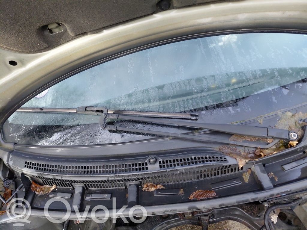Peugeot 107 Front wiper blade arm 