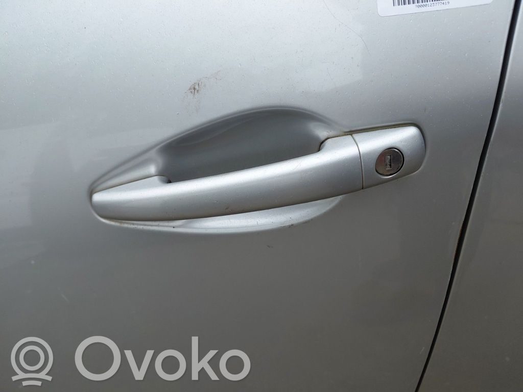 Peugeot 208 I Manecilla externa puerta delantera 
