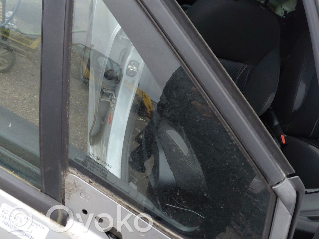 Peugeot 208 I Puerta delantera 
