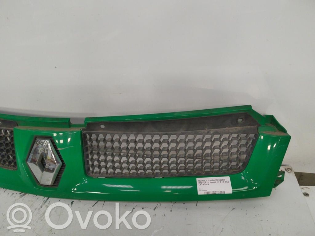 Front grill   7701057086