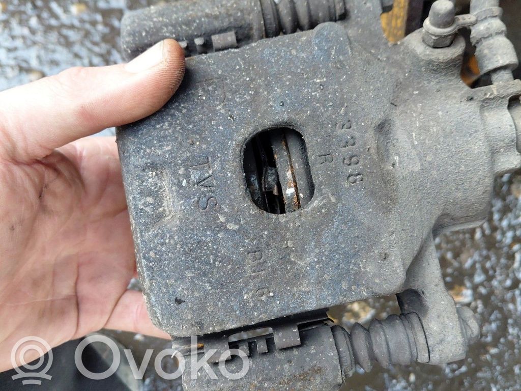 Suzuki Alto Etujarrusatula 