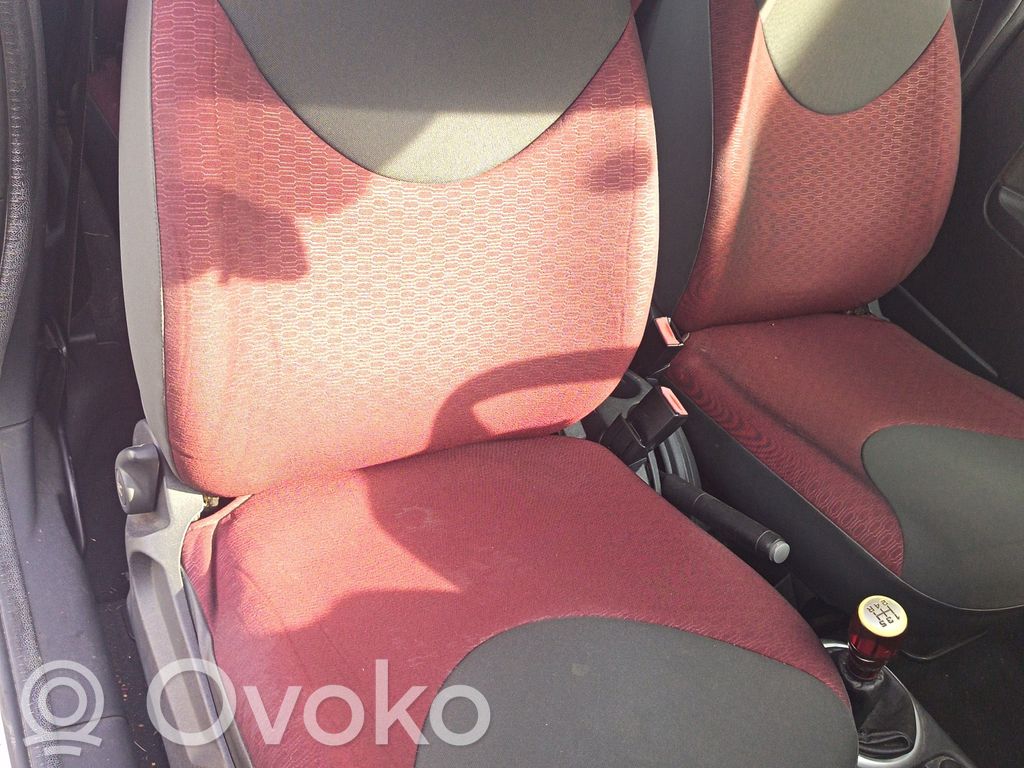 Citroen C2 Etumatkustajan istuin 