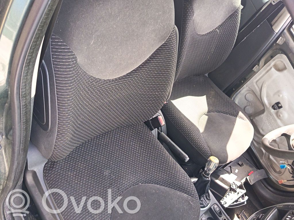 Citroen C3 Etumatkustajan istuin 