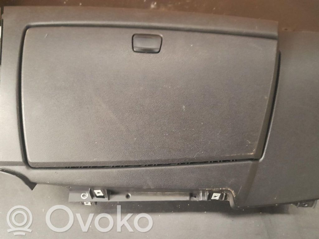 Hansikaslokero   51457135696,51457135696