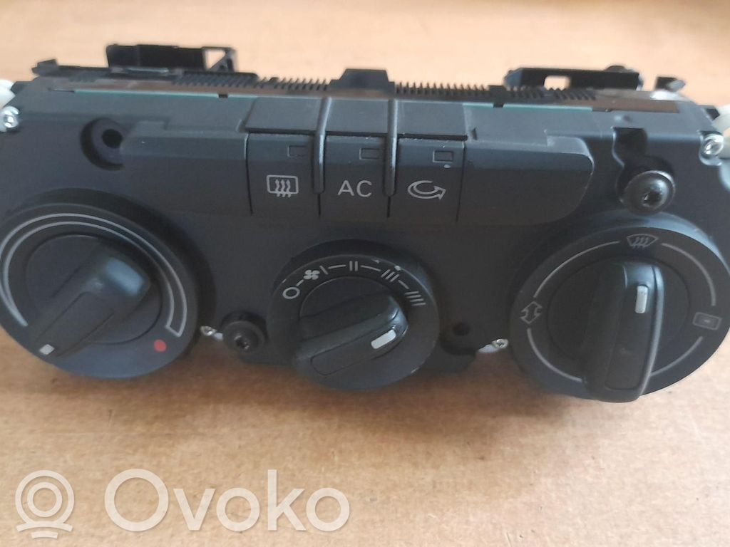 Audi A3 S3 8P Climate control unit 