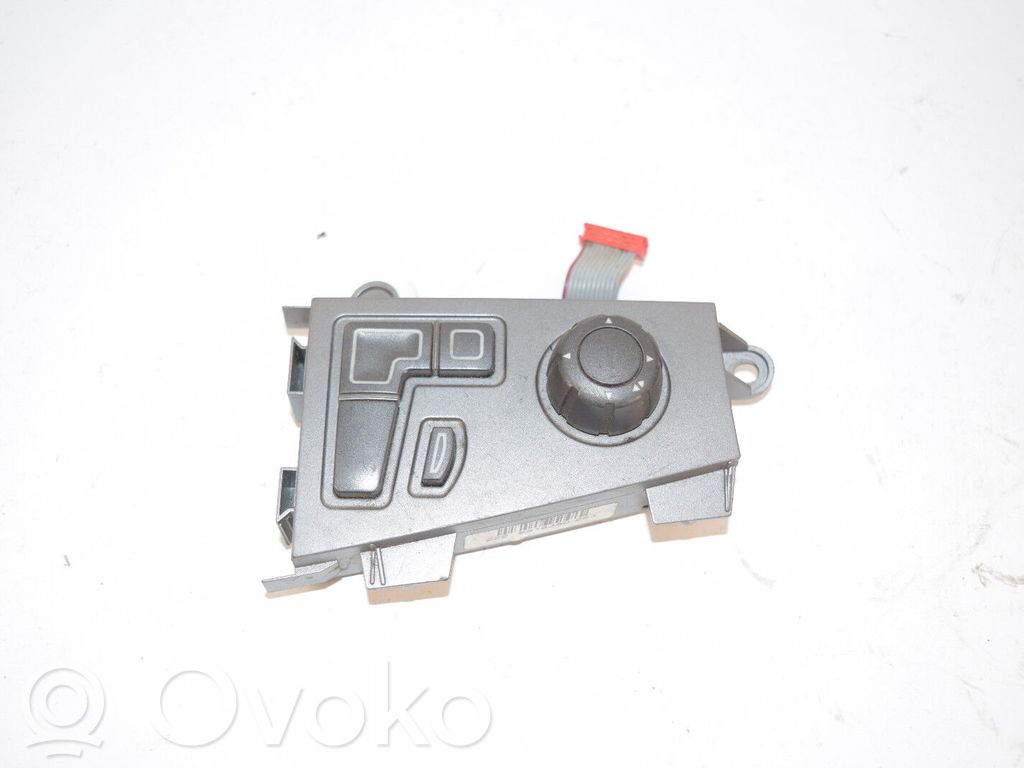 Seat control switch   6918380
