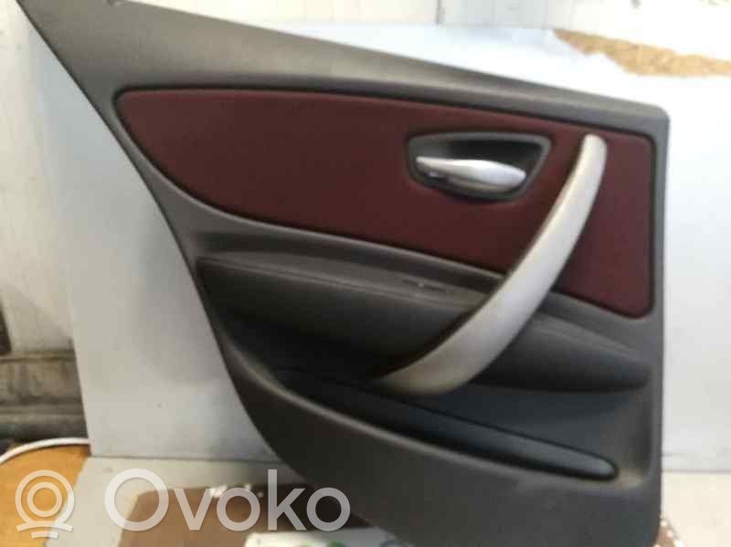 Apšuvums aizmugurējām durvīm   51416975310