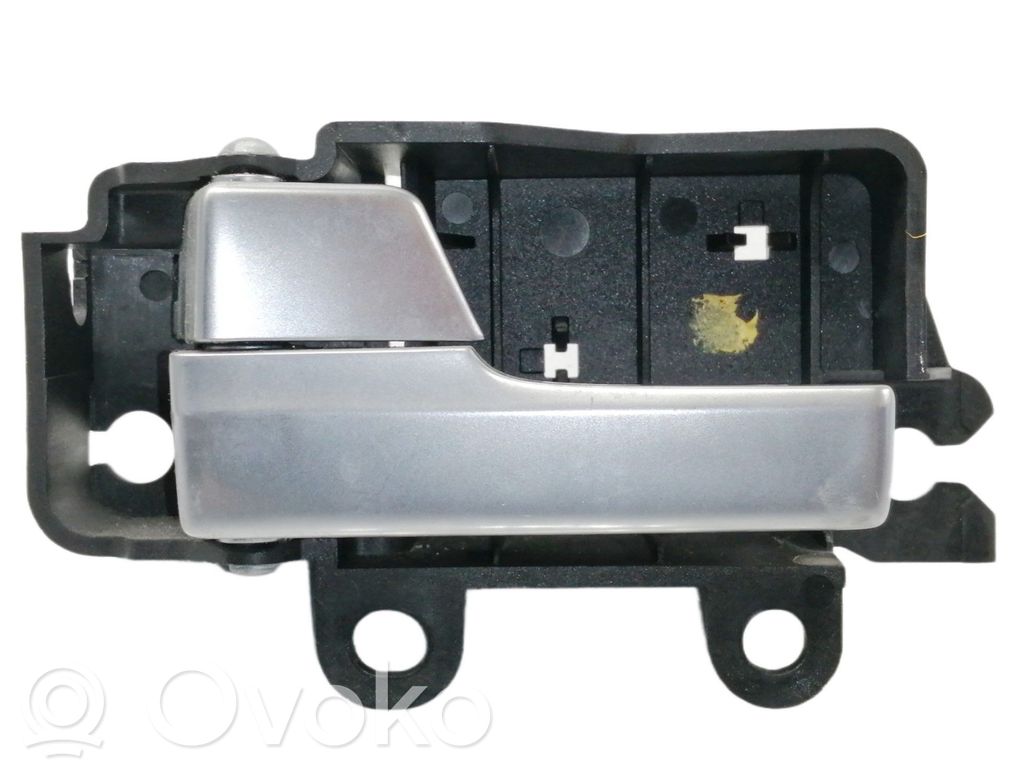 Manecilla interna puerta delantera   3M51R22601