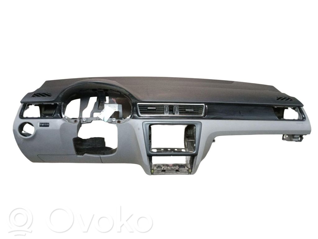 Seat Toledo IV (NH) Deska rozdzielcza 