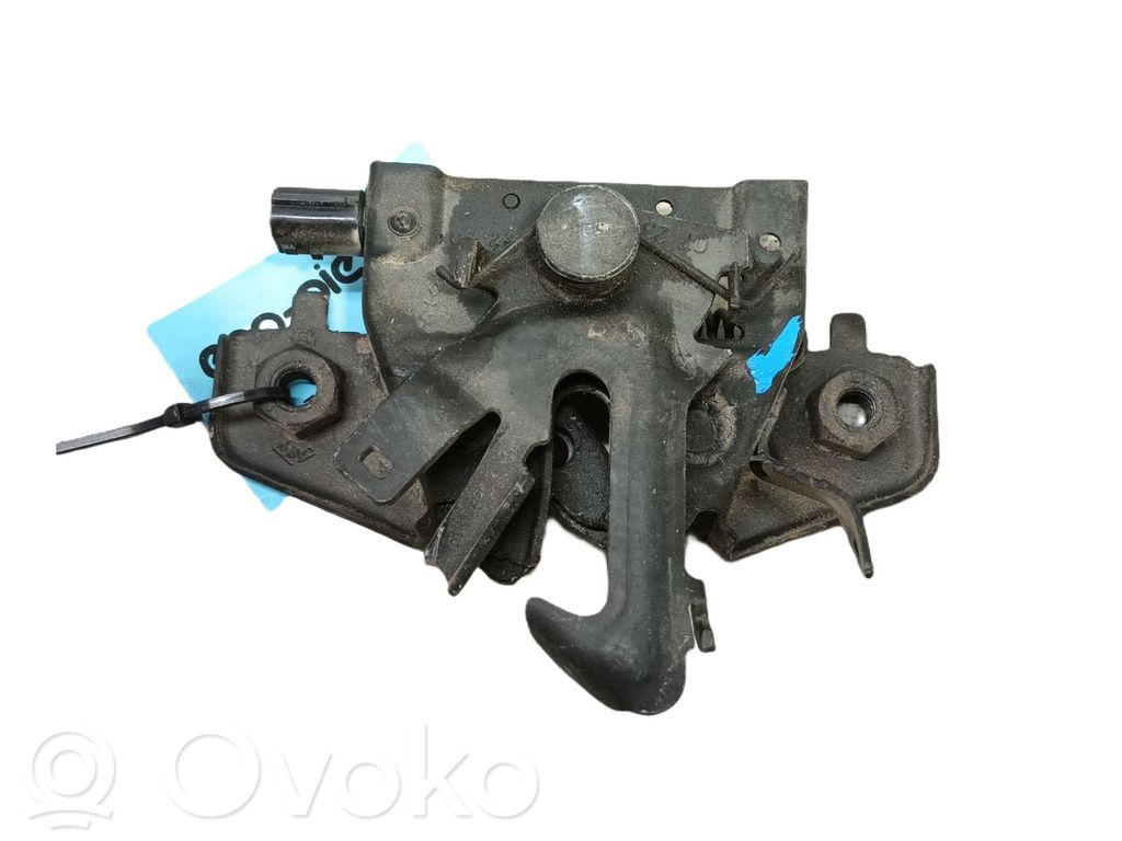 Renault Captur II Tie down hook / loop 