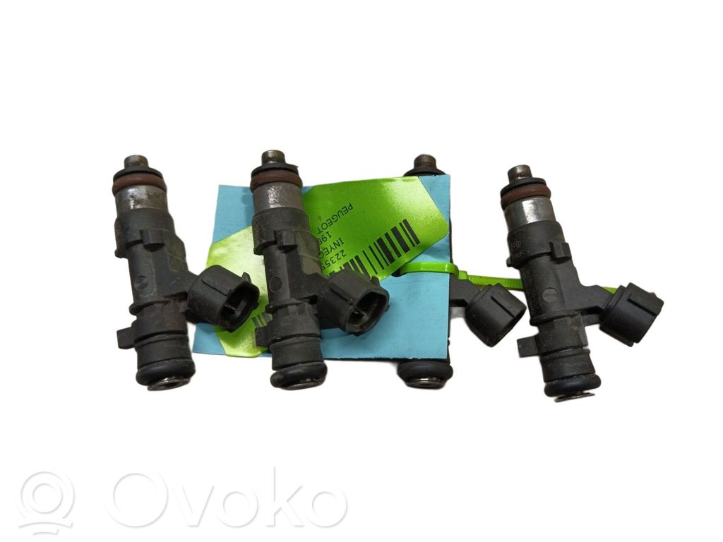 Inyector de combustible   1984F7,0280158057