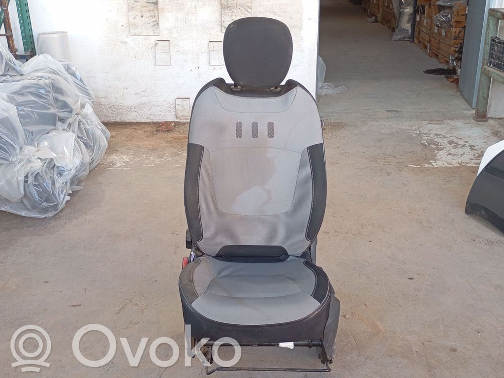 Renault Captur Kuljettajan istuin 