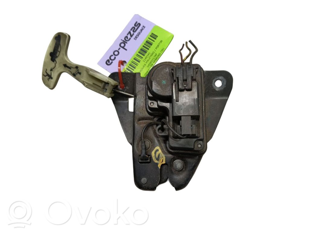 Chrysler Sebring (JS) Tailgate lock latch 
