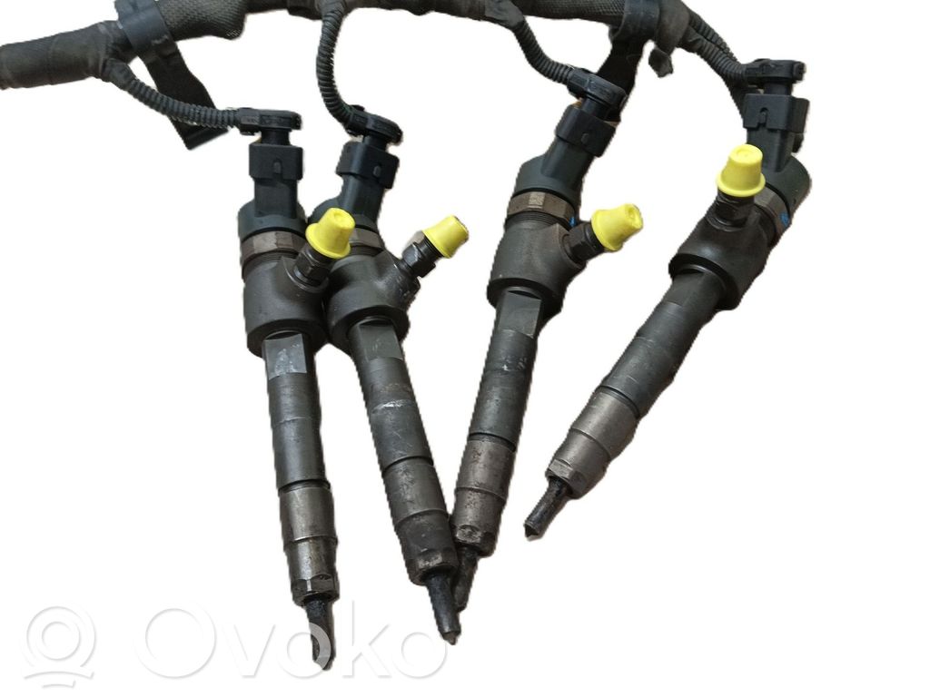 Inyector de combustible   93186428,0445110165